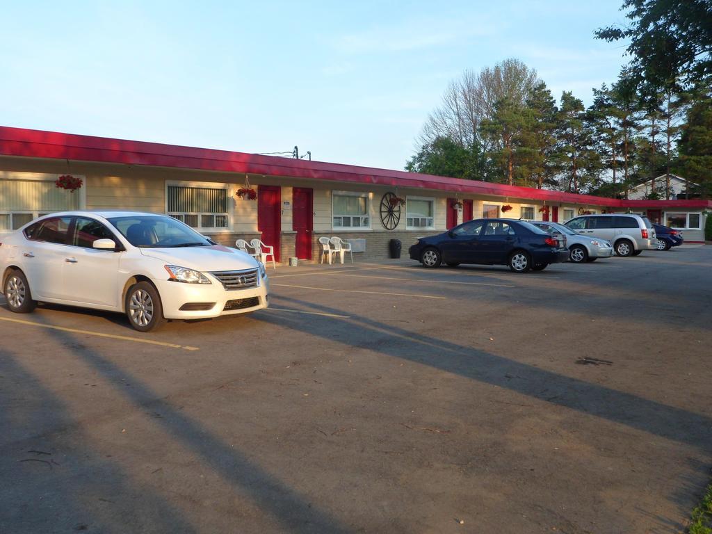 The Silver Birch Motel Goderich Ngoại thất bức ảnh