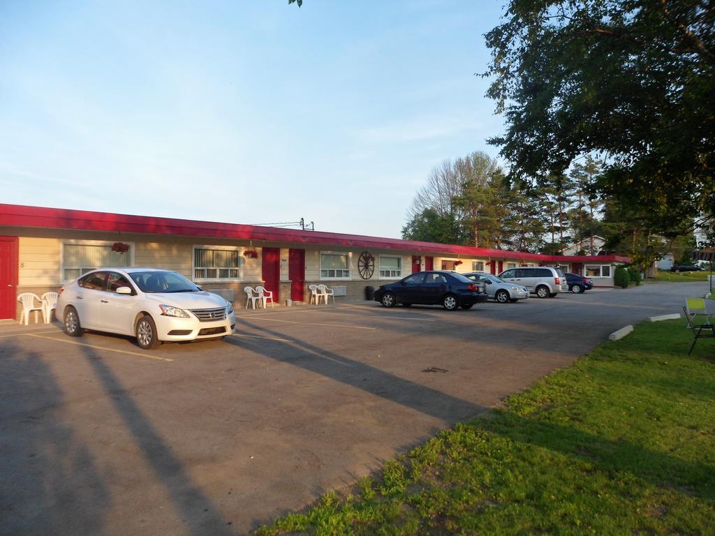 The Silver Birch Motel Goderich Ngoại thất bức ảnh
