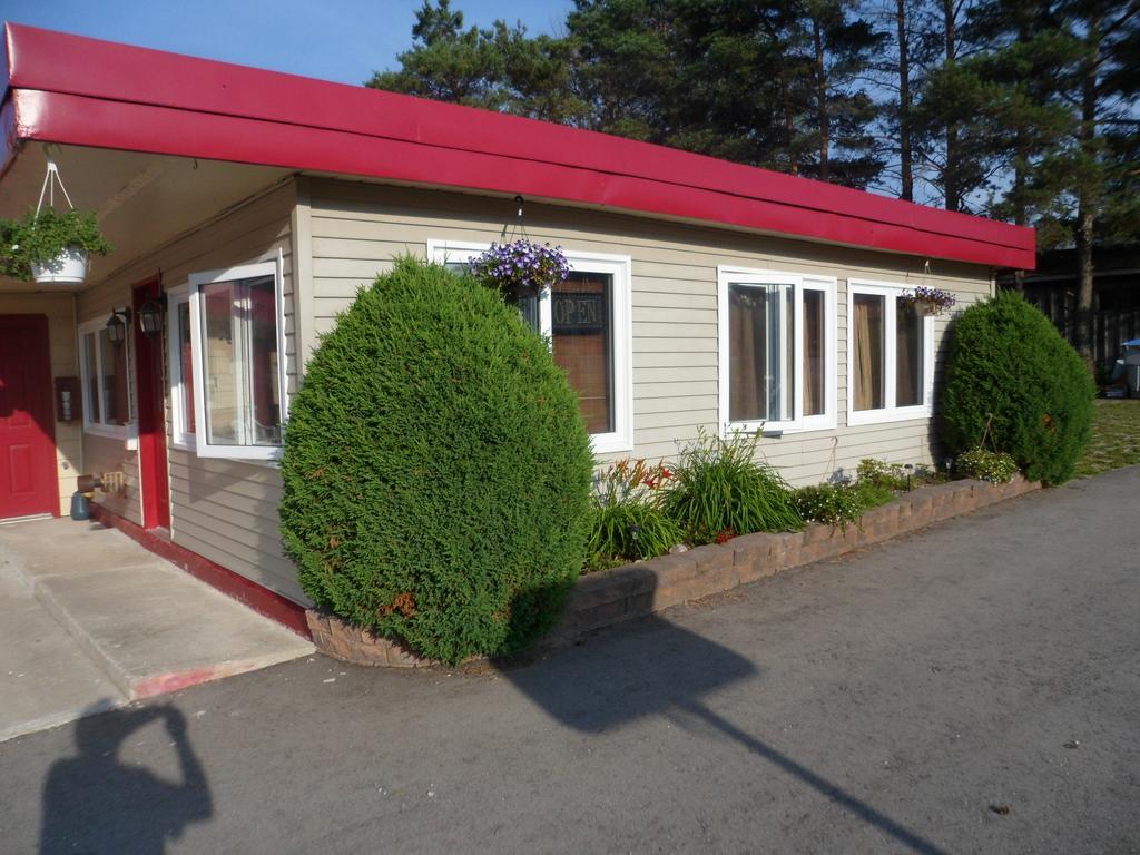 The Silver Birch Motel Goderich Ngoại thất bức ảnh