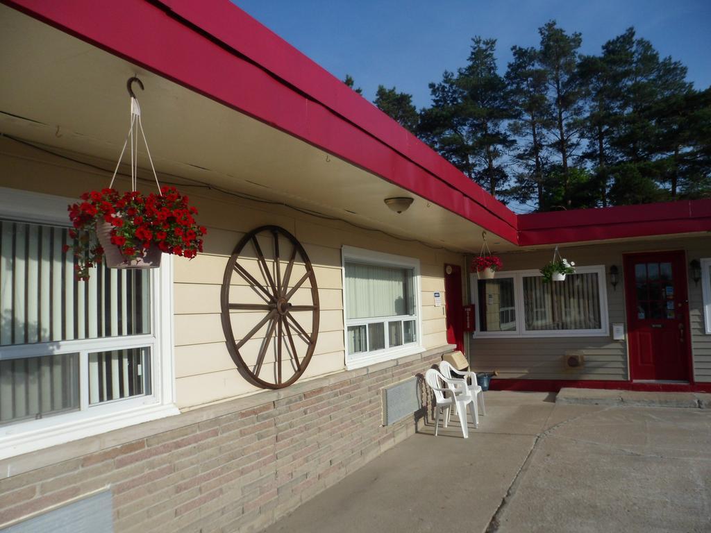 The Silver Birch Motel Goderich Ngoại thất bức ảnh