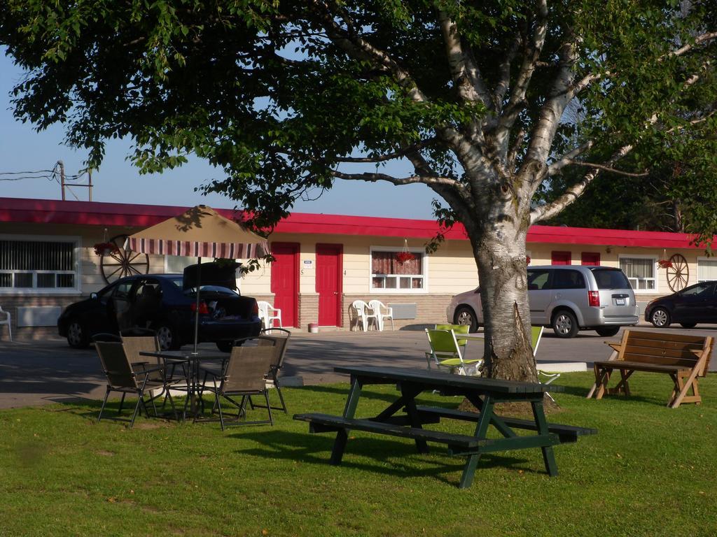 The Silver Birch Motel Goderich Ngoại thất bức ảnh