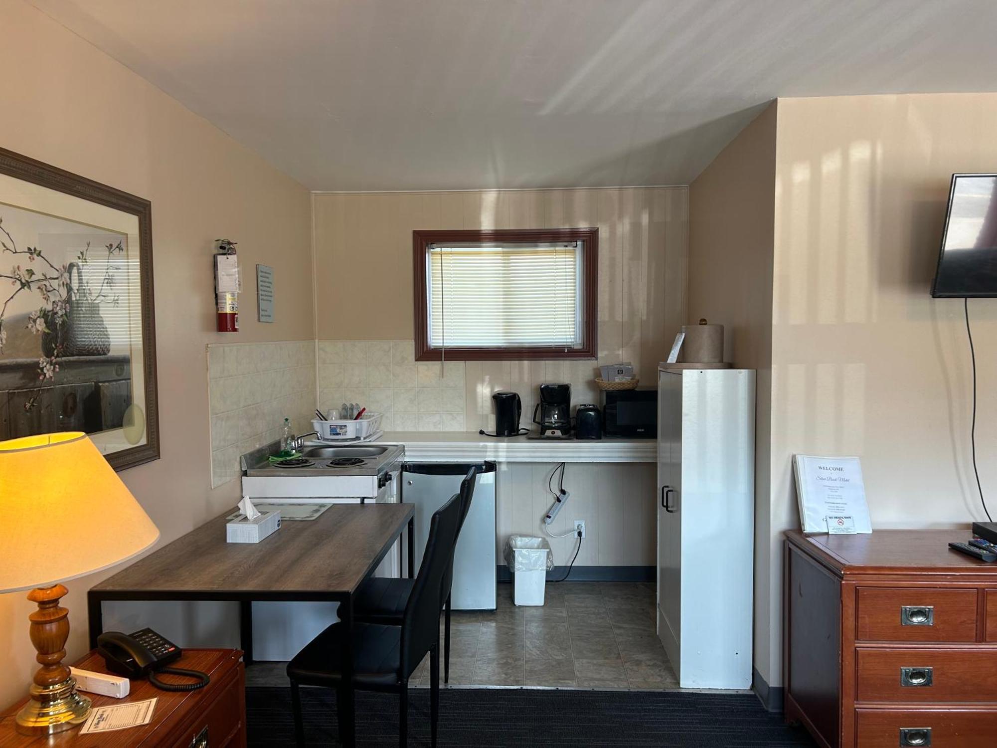 The Silver Birch Motel Goderich Ngoại thất bức ảnh