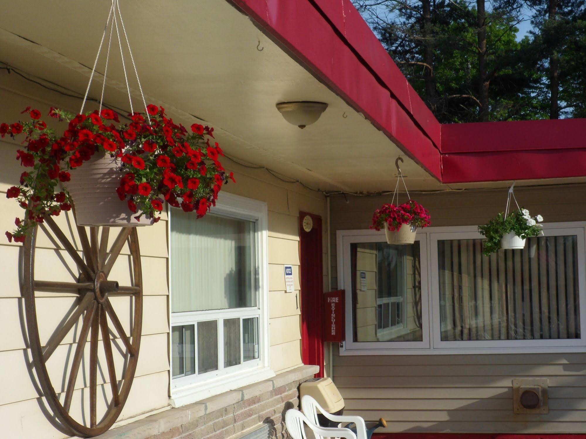 The Silver Birch Motel Goderich Ngoại thất bức ảnh